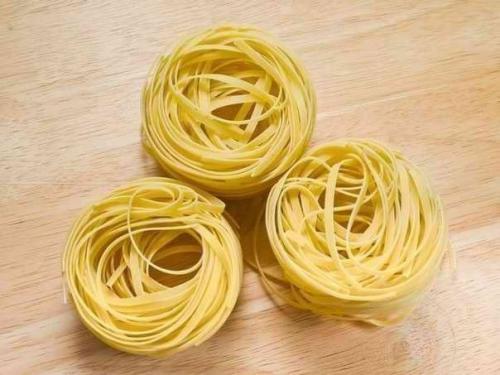 Паста тальятелле с соусом из курицы и грибов. 01