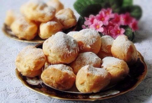 Эклеры с заварным кремом.