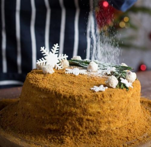 Карамельный медовик с апельсиновым кремом. 05