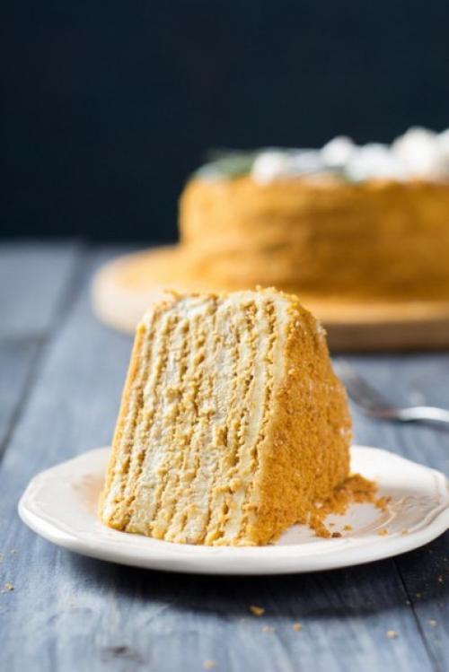 Карамельный медовик с апельсиновым кремом. 01