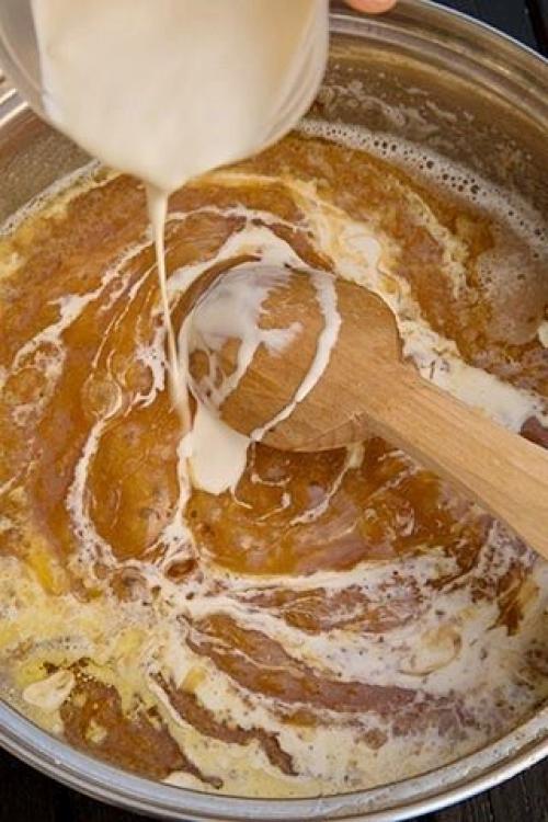 Карамельный соус. Соус отлично сочетается с ванильным мороженым. 04 Карамельный соус. Соус отлично сочетается с ванильным мороженым. 04