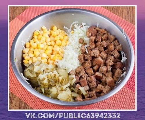 Прекрасное блюдо.  Салат с сухариками. 04