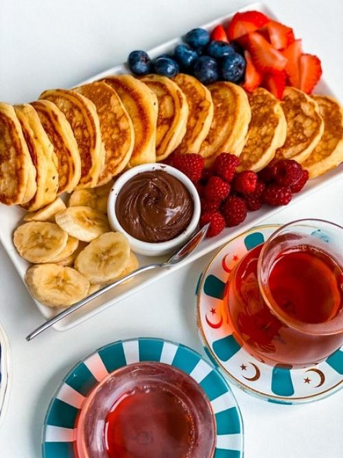 Голосовой помощник Алиса в умных колонках теперь может рассказать рецепты разных блюд от популярных фуд - блогеров.