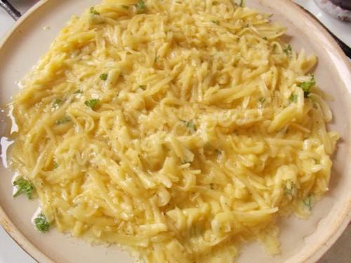 Картофель с яйцом на сковороде. Тёртая картошка с яйцом - быстрый и вкусный завтрак!