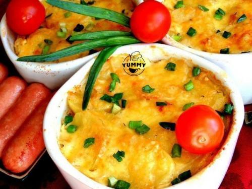 Запеченный картофель по-французски.