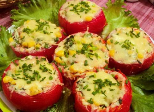 Помидоры, фаршированные куриным Филе и овощами.

