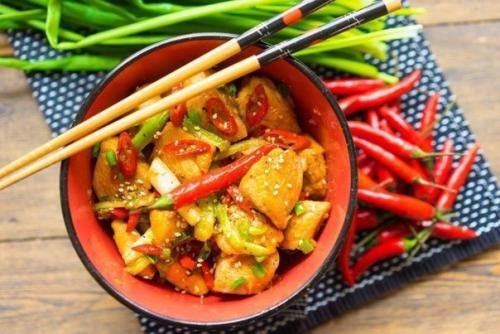 Курица гунбао (Kung pao) - для любителей поострее.