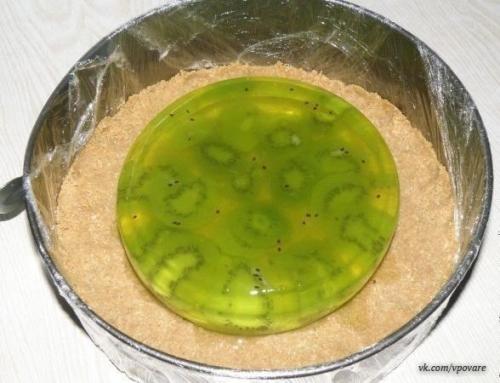 Желейный торт из киви и сметаны. 01 Желейный торт из киви и сметаны. 01