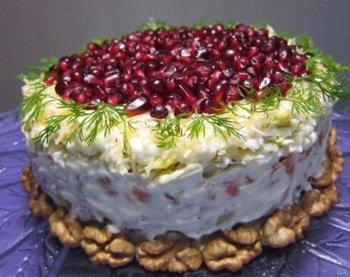 Обалденные слоеные салаты: топ - 9 рецептиков.