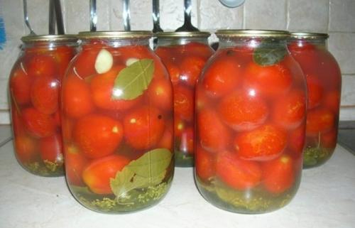 Бочковые помидоры в банке. Бочковые помидоры в банке.