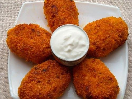 Морковные котлеты с манкой.