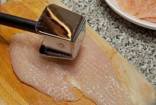 Куриные шницели на сковороде. 04