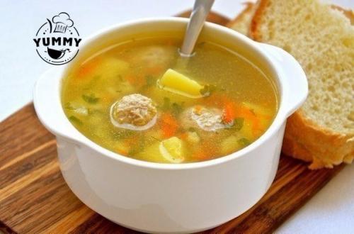 Чтобы желудок работал, как швейцарские часы, ему необходима порция теплого лёгкого супчика каждый день!