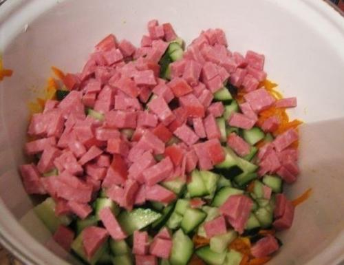 Салат с колбасой Обжорка. 01