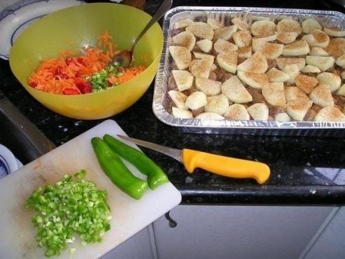 Мясо запеченное с консервированными грибами. 02