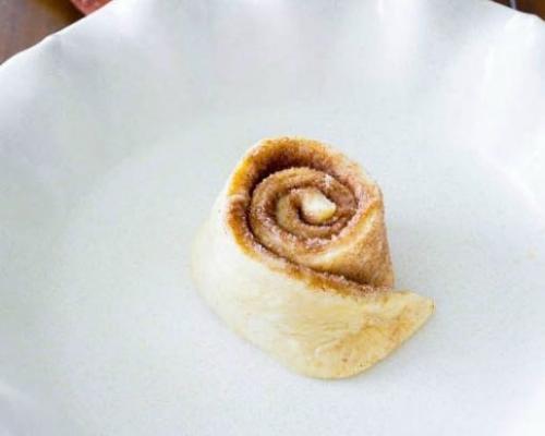 Торт - рулет с корицей или очень большой "Синнабон"!