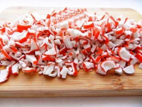 Салат из пекинской капусты с крабовыми палочками. 03