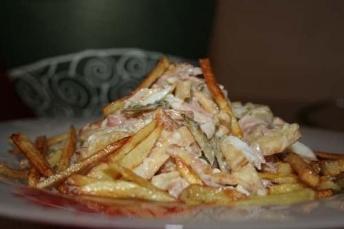 Салат с копченой курицей.