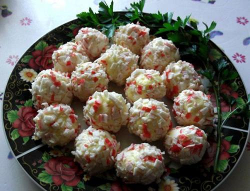 Рафаэлло с крабовыми палочками.