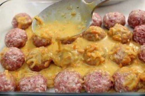 Рецепт тефтелей с рисом. Тефтели с рисом и сливочной подливкой в ДУХОВКЕ.