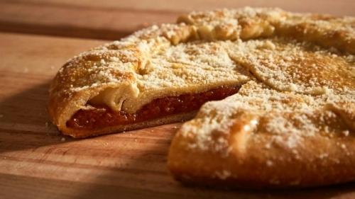 Балиш с курагой - классический сладкий татарский пирог. 
