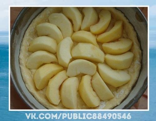 Очень вкусно.  Творожной пиpог c яблoками и кокоcовой карамeлью. 04