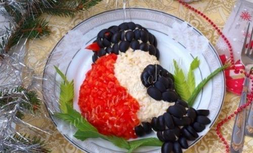 Салат снегирь.  Ингредиенты: 08