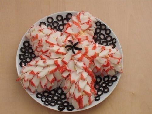Салат Морская Звезда из крабовых палочек.