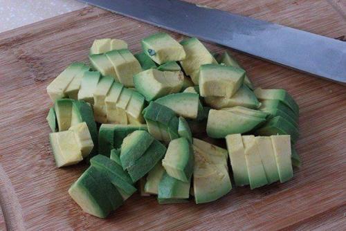 Салат с куриной грудкой и виноградом. 05