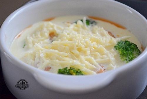 Рыбные фрикадельки в сливочном соусе.