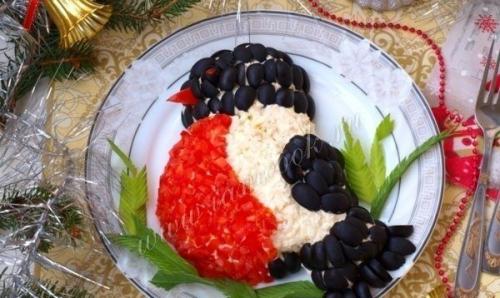 Салат снегирь.  Ингредиенты: