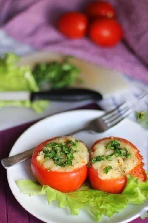 Помидоры, фаршированные куриным Филе и овощами.