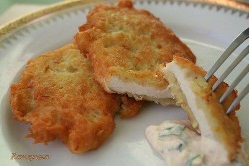 Куриная отбивная в картофельном кляре.