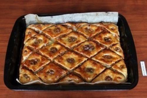 Пахлава из слоеного теста. 09