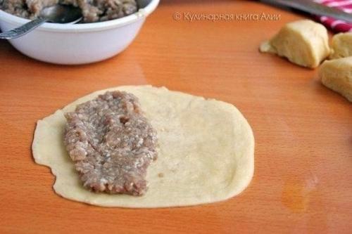 Чебуреки Кримские.  Ингредиенты: 05