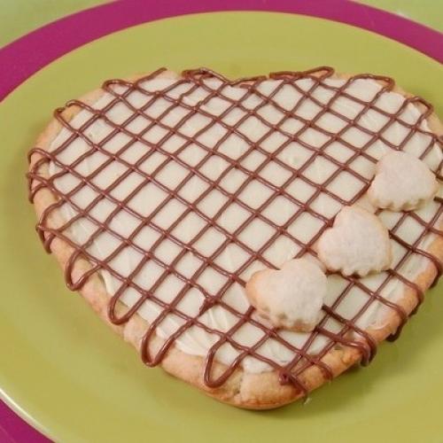 Пирог с белым шоколадом на День валентина.

