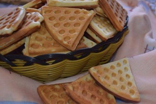 Молочное печенье.  Все, наверное, помнят время, когда выпекали печенье в формочках на газу.