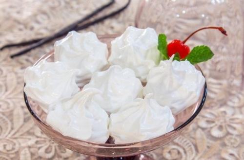 Зефир Ванильный.  Рецепт очень популярный, приближен к рецепту по гост, но немного отличается.