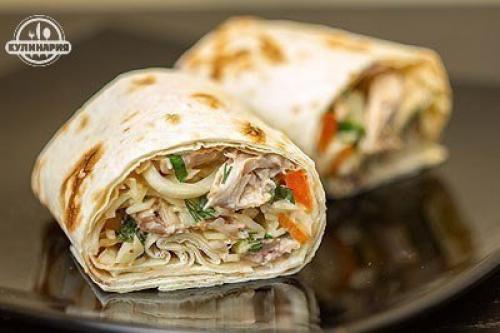 Шаверма.  Ингредиенты:   - Куриная грудка (или другое мясо) - 1 шт. 08