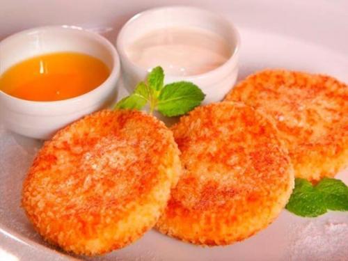 Морковно - яблочные сырники.