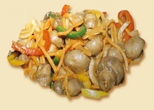 Шампиньоны по-корейски.  Вкусные корейские салаты вполне можно приготовить и самостоятельно.
