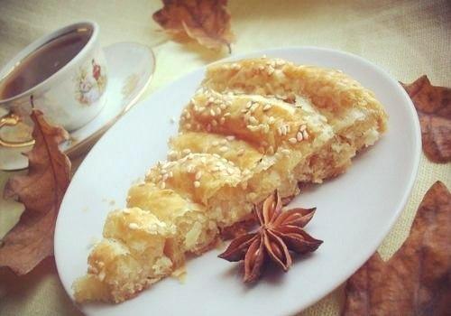Слоеный пирог с сыром?