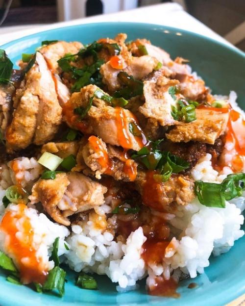 * поке боус с лимонно имбирным курочка в йогуртовой глазури *.