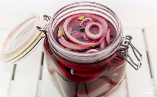 Сельдь в винном соусе.