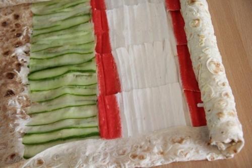 Закусочный рулет из тонкого лаваша. 03