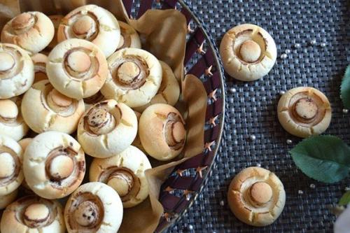 Печенье Грибочки?   Оригинальный рецепт приготовления ароматного печенья с добавлением крахмала.