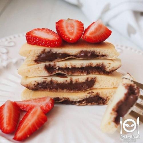 Панкейки с шоколадной начинкой. Панкейки с шоколадной начинкой.