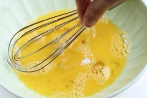 Банановые оладьи!  На 100 грамм - 82, 24 ккал, б/ж/у - 6, 65/5, 71/0, 37. 01