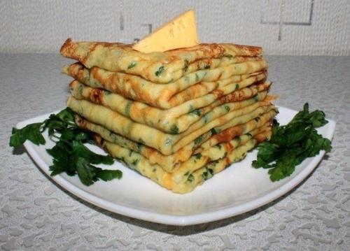 Cырные блинчики с петрушкой.