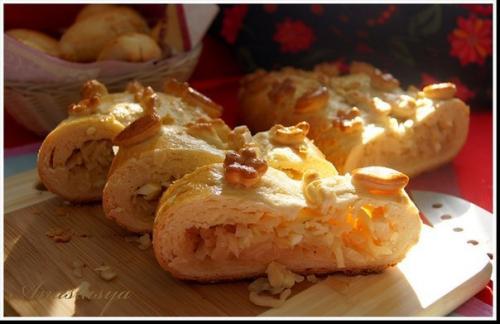Кулебяка с капустой и яйцом.